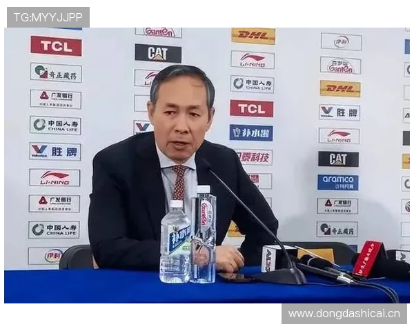上海3 1淘汰首钢,面对五小阵容无所作为许利民化身阿特金森_张镇_外援_CBA